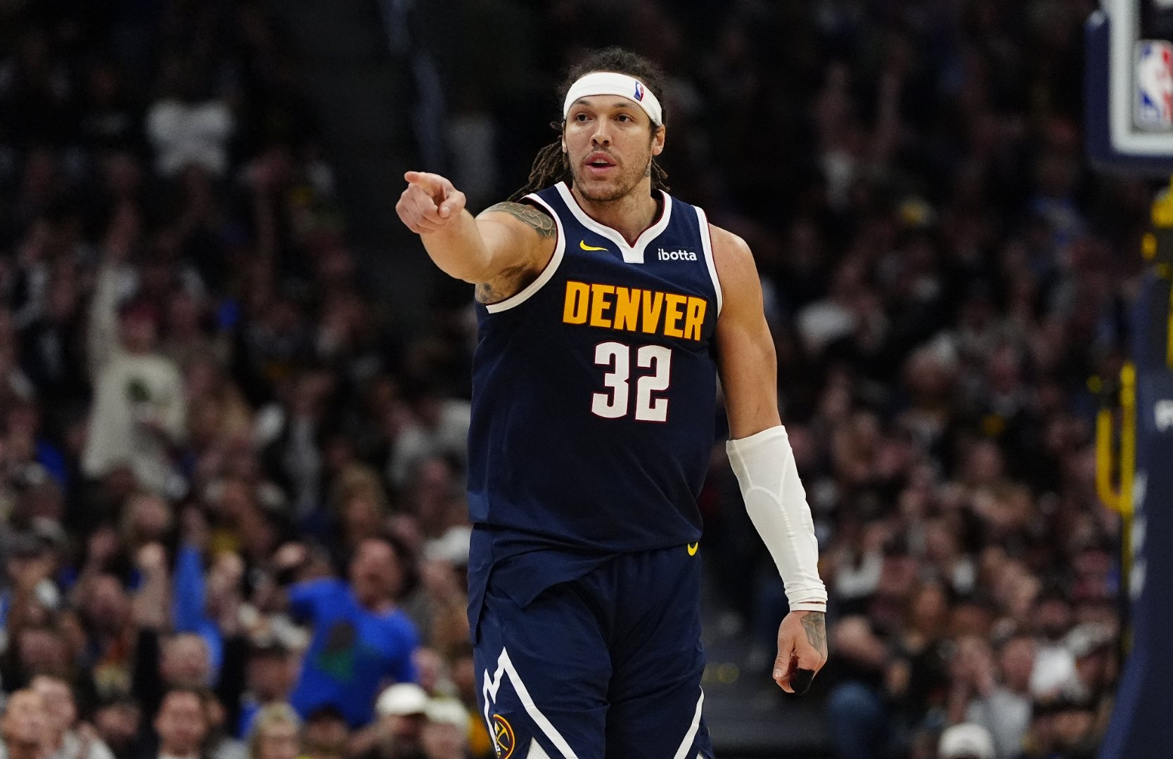 包含华盛顿奇才迎NBA季后赛关键赛；今晨再遭质疑；目标明确；年轻球员得到机会的词条