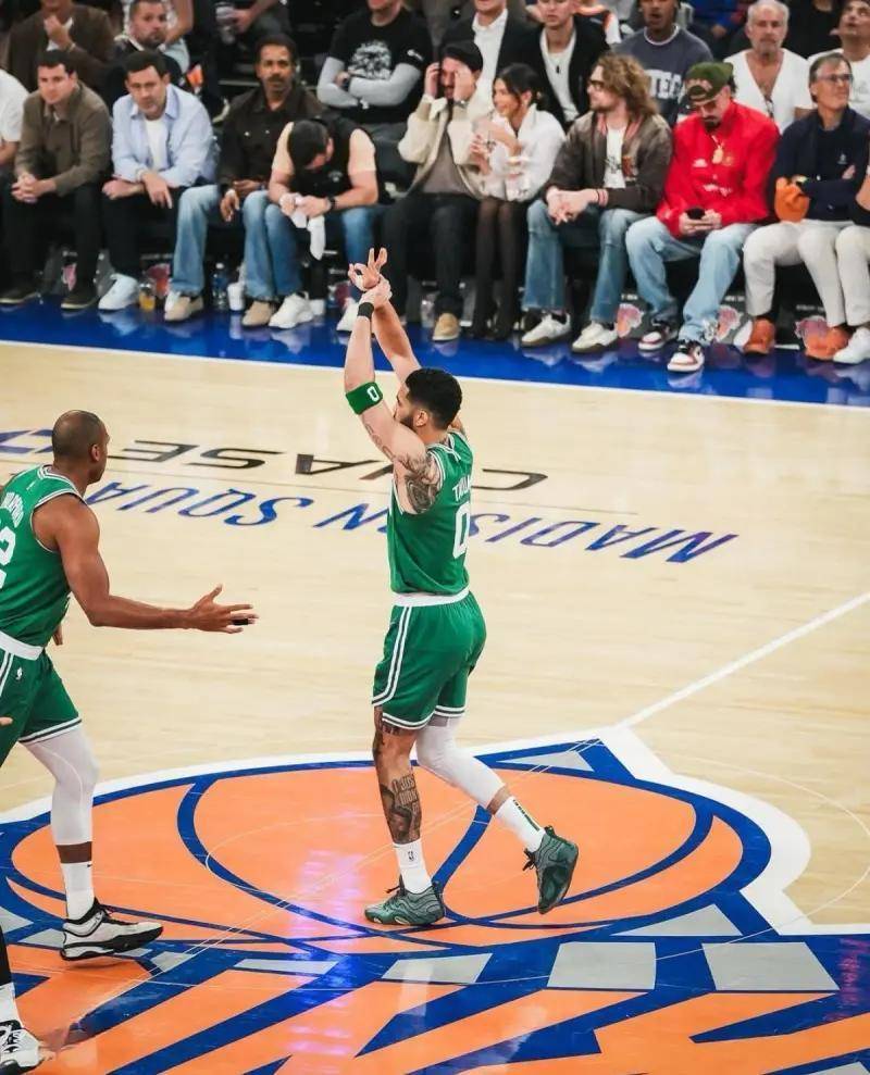 国际比赛日波士顿凯尔特人调整名单以备社区盾；篮板制胜环节打磨；质疑声仍在；年轻球员得到机会的简单介绍